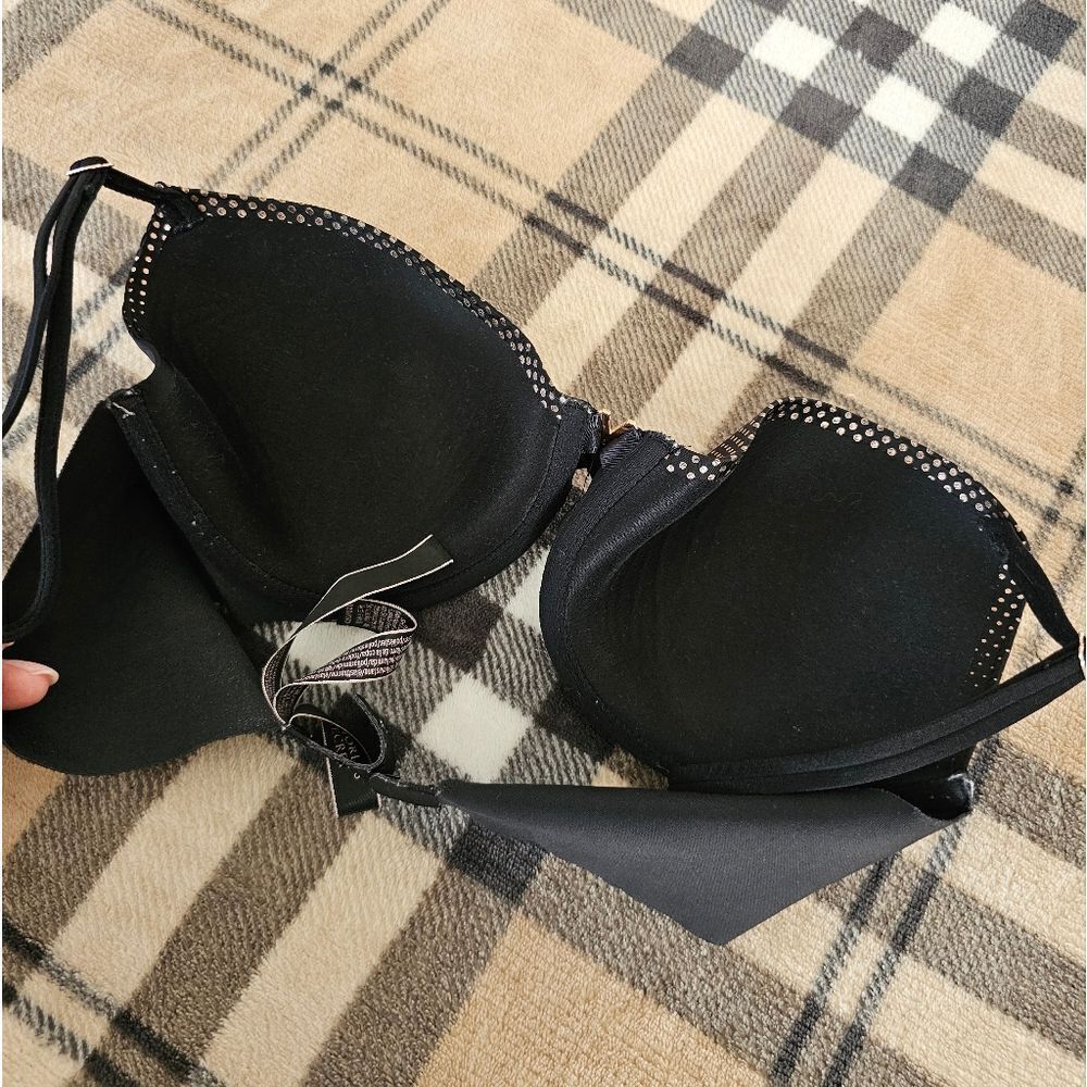 Victoria's Secret Bra - Picture 3 of 3